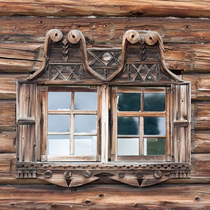 Ivan Khafizov Captures The Beauty of Russian Hand-Carved Wooden Window Frames