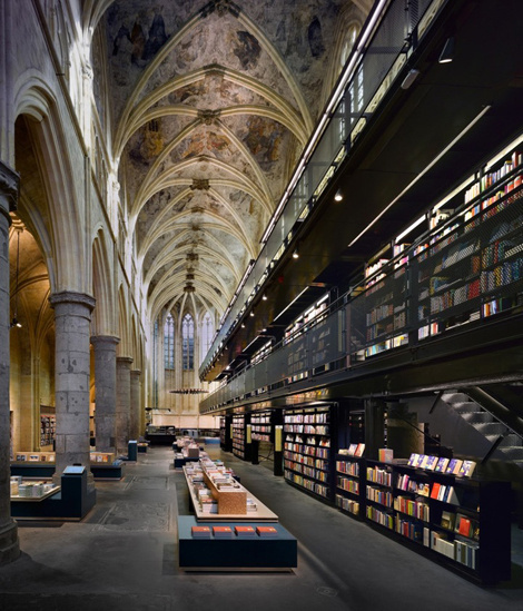 Книжный магазин в старой Доминиканской церкви 13 века #church #library