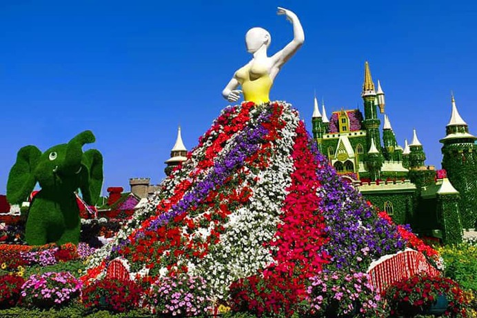 Dubai Miracle Garden introduces the world's first rotating floral theme of ballet dancer which grows flowers and also dances by rotating at its axis. This floral theme was introduced at the Dubai Miracle Garden in its Season 8 for the years 2019 and 2020.