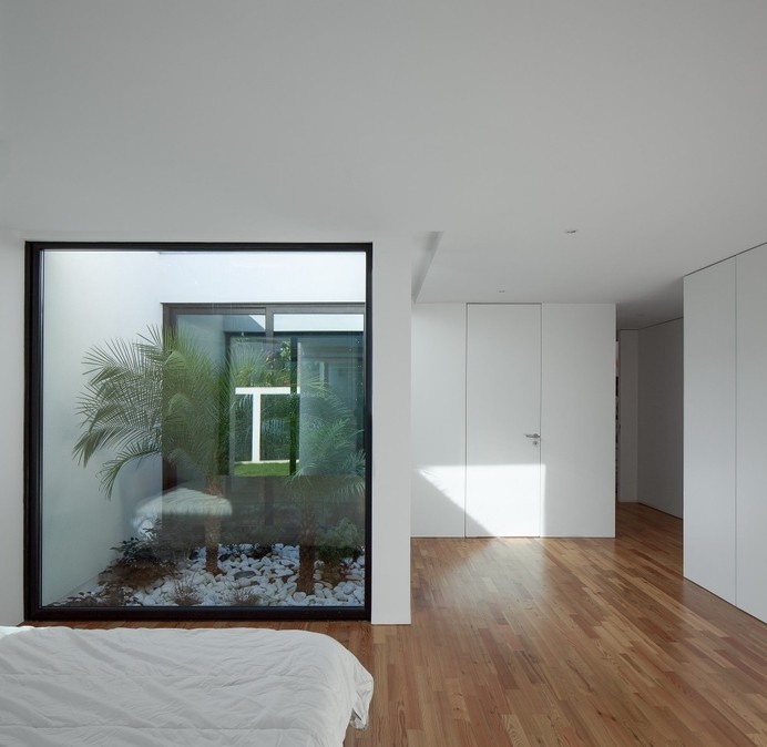 House in Arrifana by Pedro Henrique