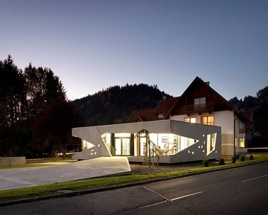 Unusual Home Addition: Bau Sallinger Office in Austria #residential #office #architecture #light