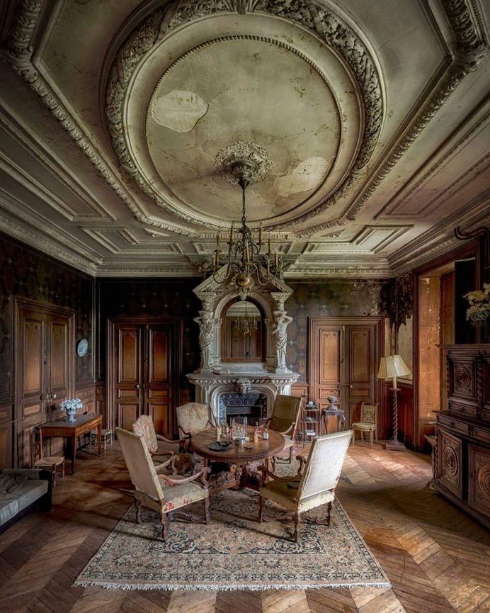 #abandoned_greece: Urbex Buildings Around Europe by Kelly Jean