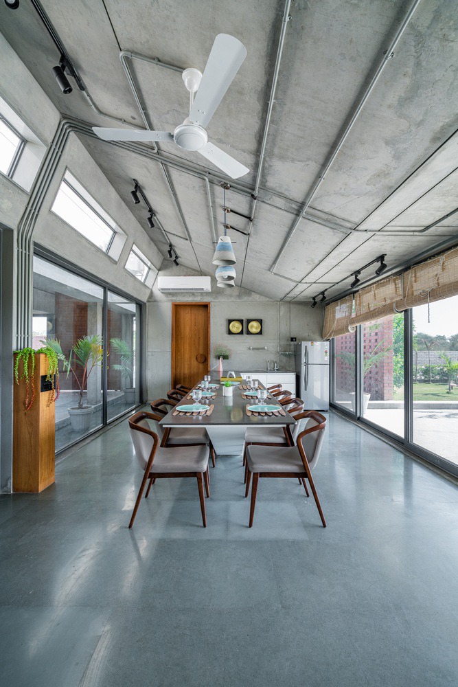 Two Bay House / MISA ARCHITECTS
