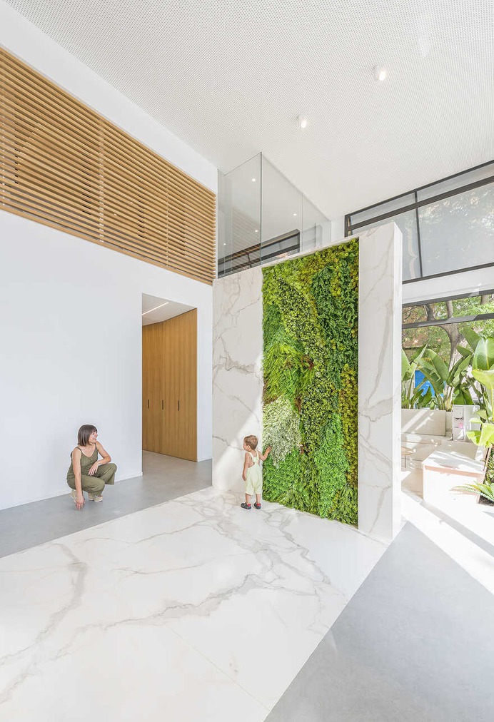 Comisura Dental Surgery / Pablo Muñoz Payá Arquitectos