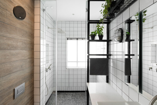 A BAUHAUS APARTMENT IN TEL AVIV GETS RENOVATED