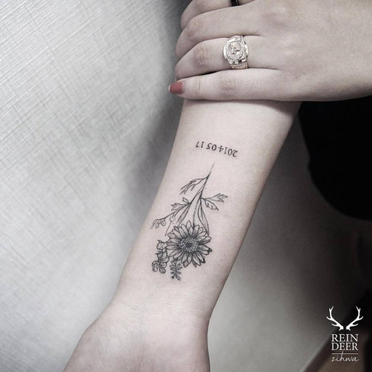 35 Stunning Wrist Tattoos For Women & Men