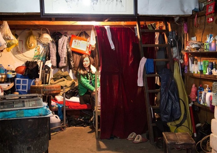 Symbiosis of Working and Living: Claustrophobic Homes of Beijing by Alina Fedorenko