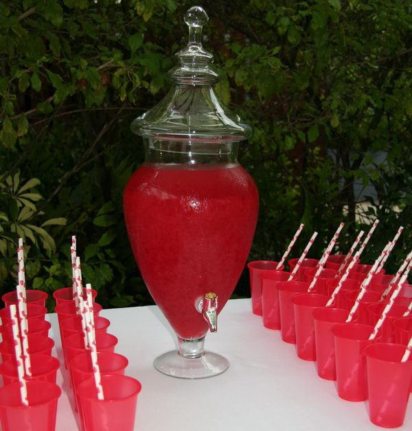 35 Creative Drink Dispensers for Home Decoration #drink #home #dispenser #diy #decoration