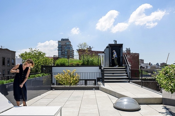 Wythe Townhouse in Brooklyn / Young Projects