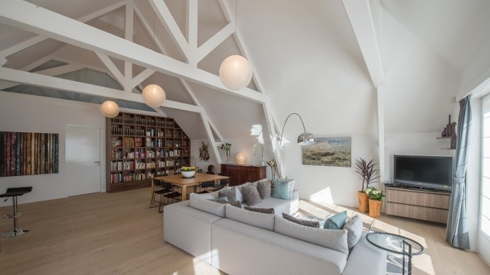Casa F: transforming a museum into a house