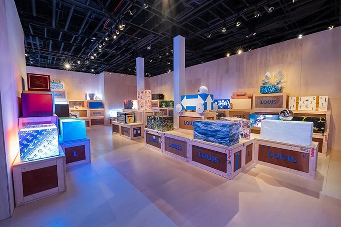 Louis Vuitton Beverly Hills - 200 trunks, 200 visionaries