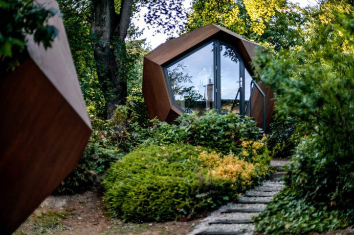 Workstation Cabin / Hello Wood