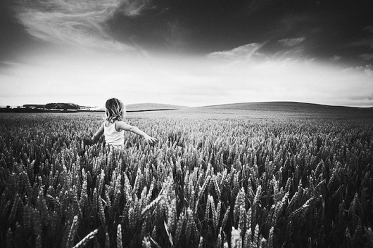 Alisdair Miller | PHOTODONUTS DAILY INSPIRATION PHOTOGRAPHY #photography #child #field