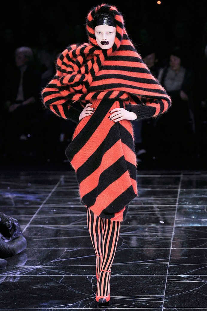Alexander McQueen: Fall 2009 | Sgustok Design