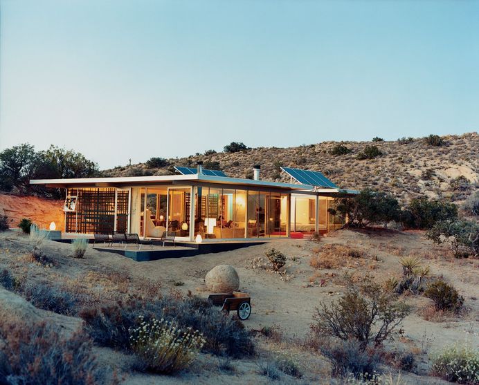 Los Angeles–based design partners Taalman and Koch created this house in Pioneertown, California. #architecture #house