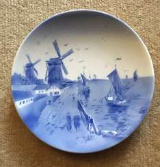 Decorative plate, Germany, St. Paul. XX