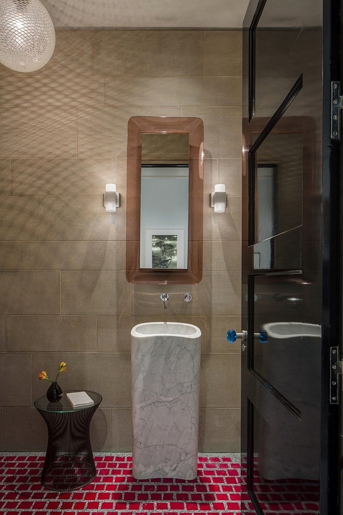 Lake Shore Drive Apartment 10