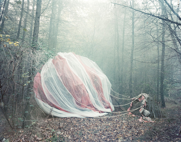 Nicola Yeoman #amazing #fog #photo #fairytale #balloon #forest #light