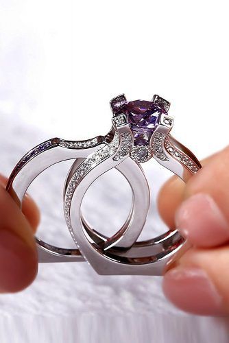 Modern brides break traditions and think out of the box, from their dresses to accessories and the wedding proper – they set standards! Rings are not left out, that’s why engagement ring trends 2019 is one of the most searched phrases on Google.