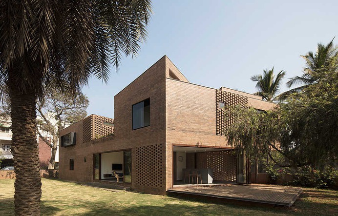 Bangalore Brick House / Collective Project
