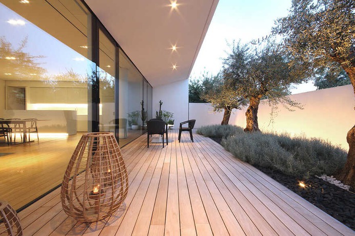 The Sile House in the Beach Town of Jesolo Lido, Italy / JM Architecture