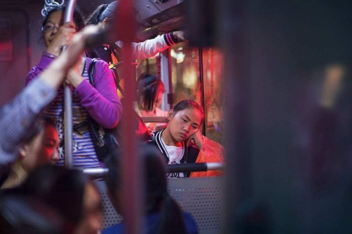 Candid Street Photography by Zhang Jia Wu