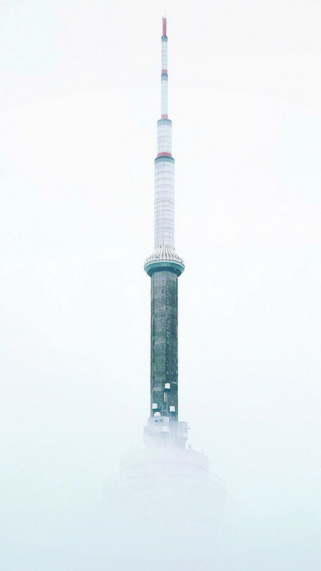 Minimal Skyscraper iPhone 8 Wallpaper
