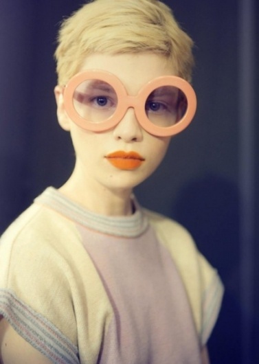 Buamai - Youworkforthem / Pinterest #fashion #portrait #sunglasses #pastel