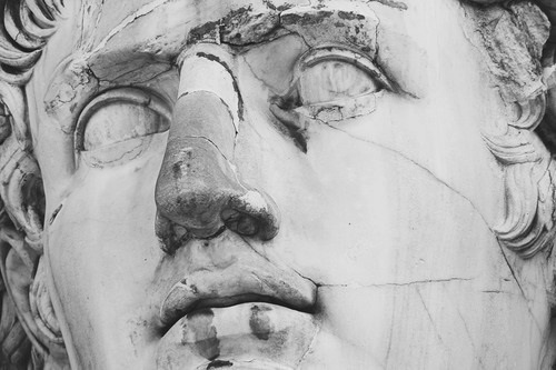 #crumbling #statue #marble