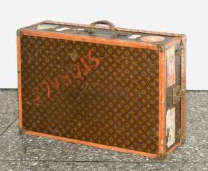 Louis Vuitton wardrobe trunks around 1930/1940