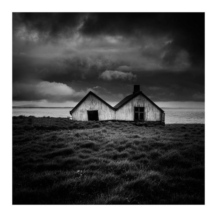 Black and White Long Exposure Photography by Jay Vulture