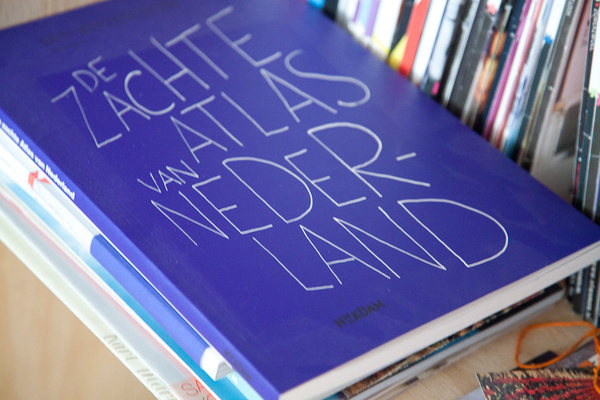 http://assets.coffeeklatch.be/files/1098/original/dezachte.jpg?1330209714 #book #netherlands #typography