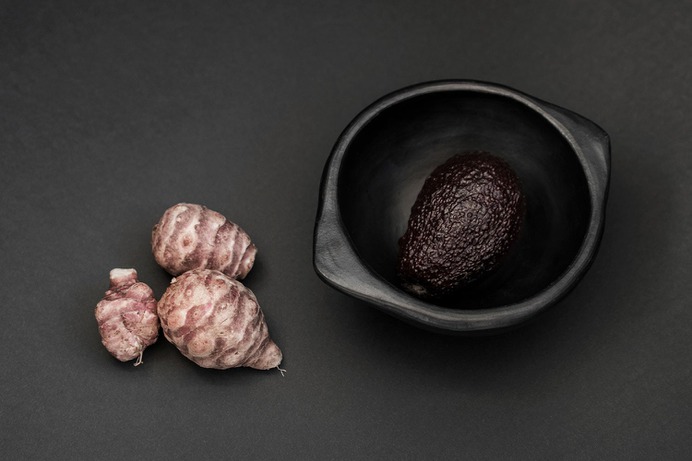 Chambra Nordic Branding - Mindsparkle Mag Holgersson designed the branding and identity for Chamba Nordic, a Danish brand bringing traditional Colombian ceramics called 'Chamba' to Denmark. #logo #packaging #identity #branding #design #color #photography #graphic #design #gallery #blog #project #mindsparkle #mag #beautiful #portfolio #designer