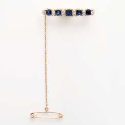 Bar brooch with 5 fine sapphires