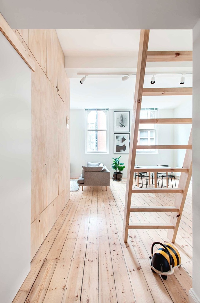 Living room. Flinders Lane Apartment by Clare Cousins Architects. #clarecousinsarchitects #livingroom #minimal