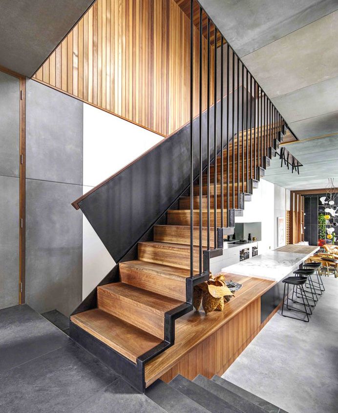 House in Australia Revolves Around a Stunning Swimming Pool - InteriorZine