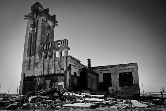 Francisco Salamone on the Behance Network #salamone #photo #retro #photography #francisco #architectural