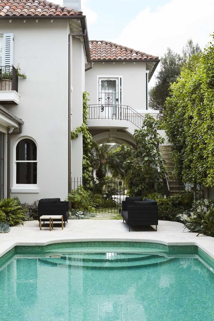 Peppertree Villa, a 1920s Home Revived and Refreshed by Luigi Rosselli Architects