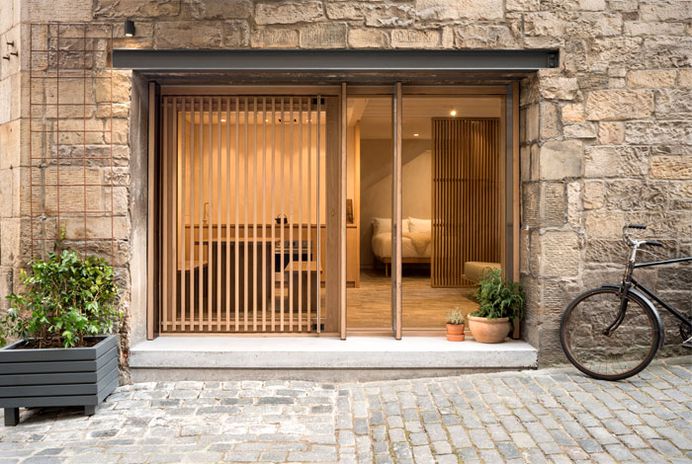 Compact Apartment in Edinburgh - InteriorZine