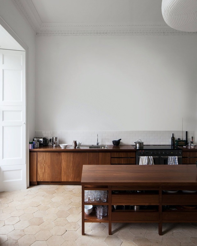 High ceiling kitchen. Norfolk House by Carmody Groarke. © Johan Dehlin. #kitchen #highceiling