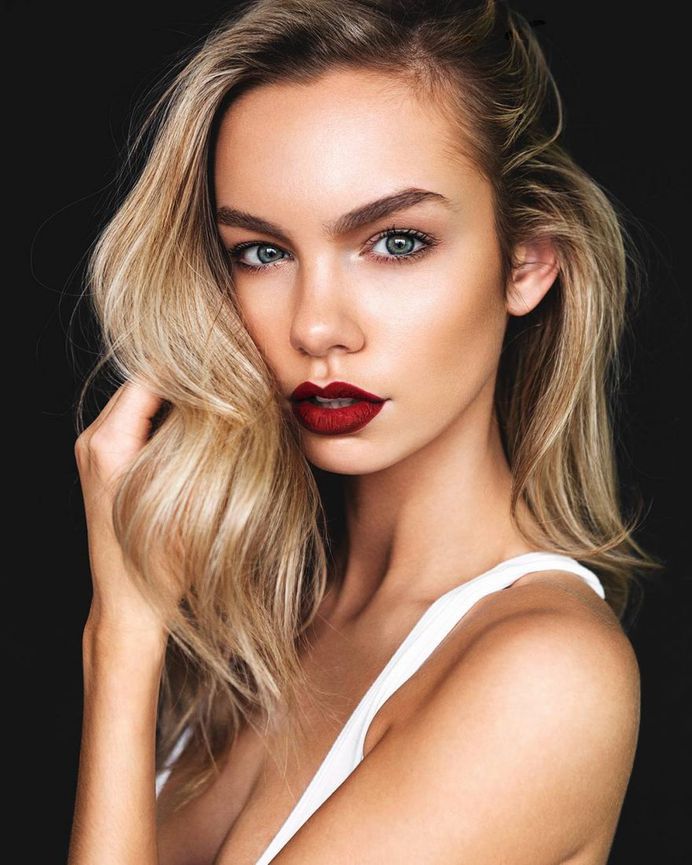 Elegant and Vibrant Fashion Photography by Lanna Mur