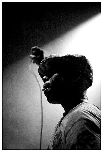 Photo by Per Forsberg #forsberg #stage #kweli #microphone #rapper #per #bw #talib