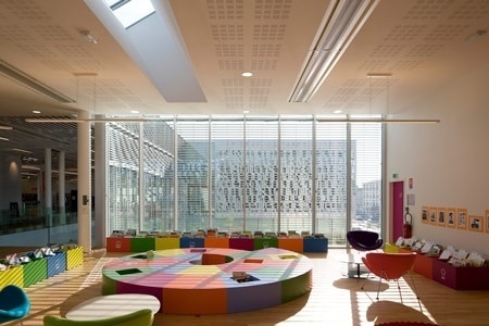 Dezeen » Blog Archive » Médiathèque BDIV de Fougères by Tétrarc #architecture