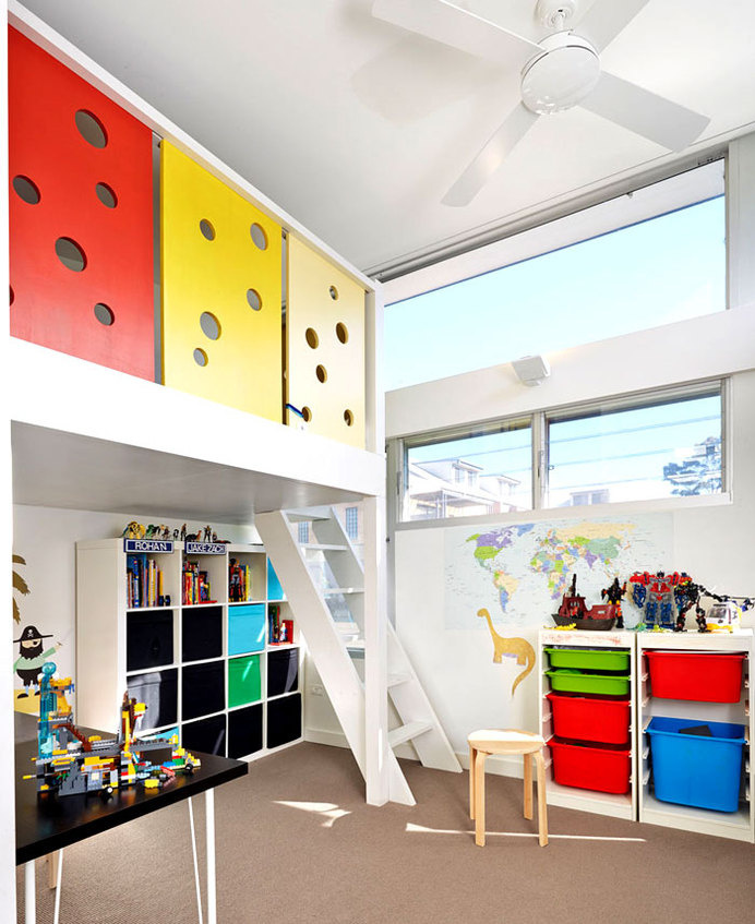 Colourful and Open Family Home by Elaine Richardson Architects intense color elements kids room #kids #design #room