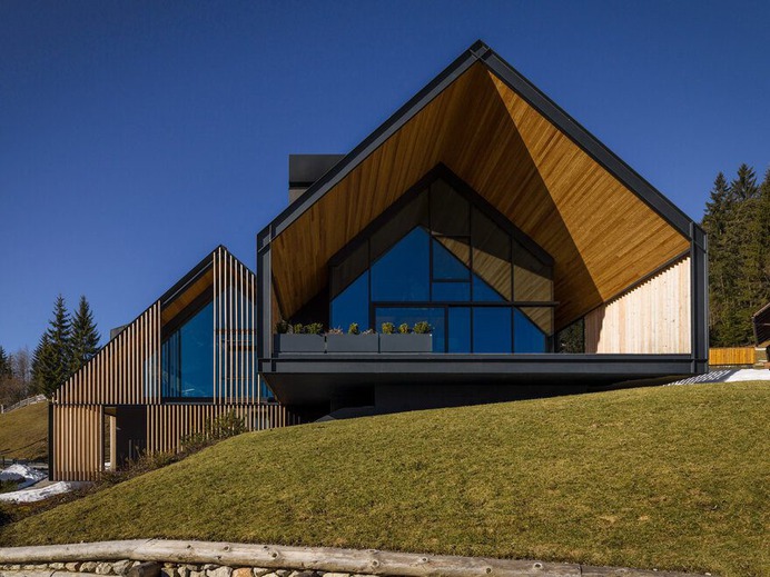 Alpine Holiday Home on a Steep Alpine Slope in Italy: Z House