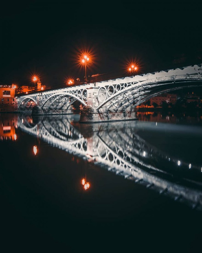 Fantastic and Moody Urban Photos in Spain by Ginés Cirera