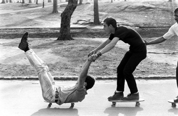 billeppridgeskateboardinginnyc_04.jpeg #b&w #oldschool #skateboard #1960s #york #nyc #new