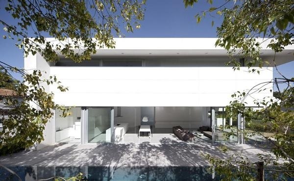 http://leibal.com/architecture/afeka-house/ #modern #design #minimalism #minimal #leibal #minimalist