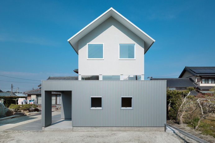 Floating House in Ogasa
