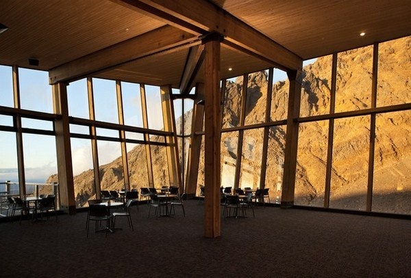 Cafe Knoll Ridge interior with glass and wood #mountain #architecture #volcano #caf
